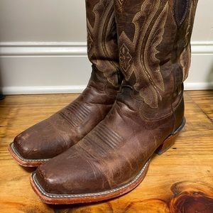 Justin Cowgirl Boots Brown size 9.5